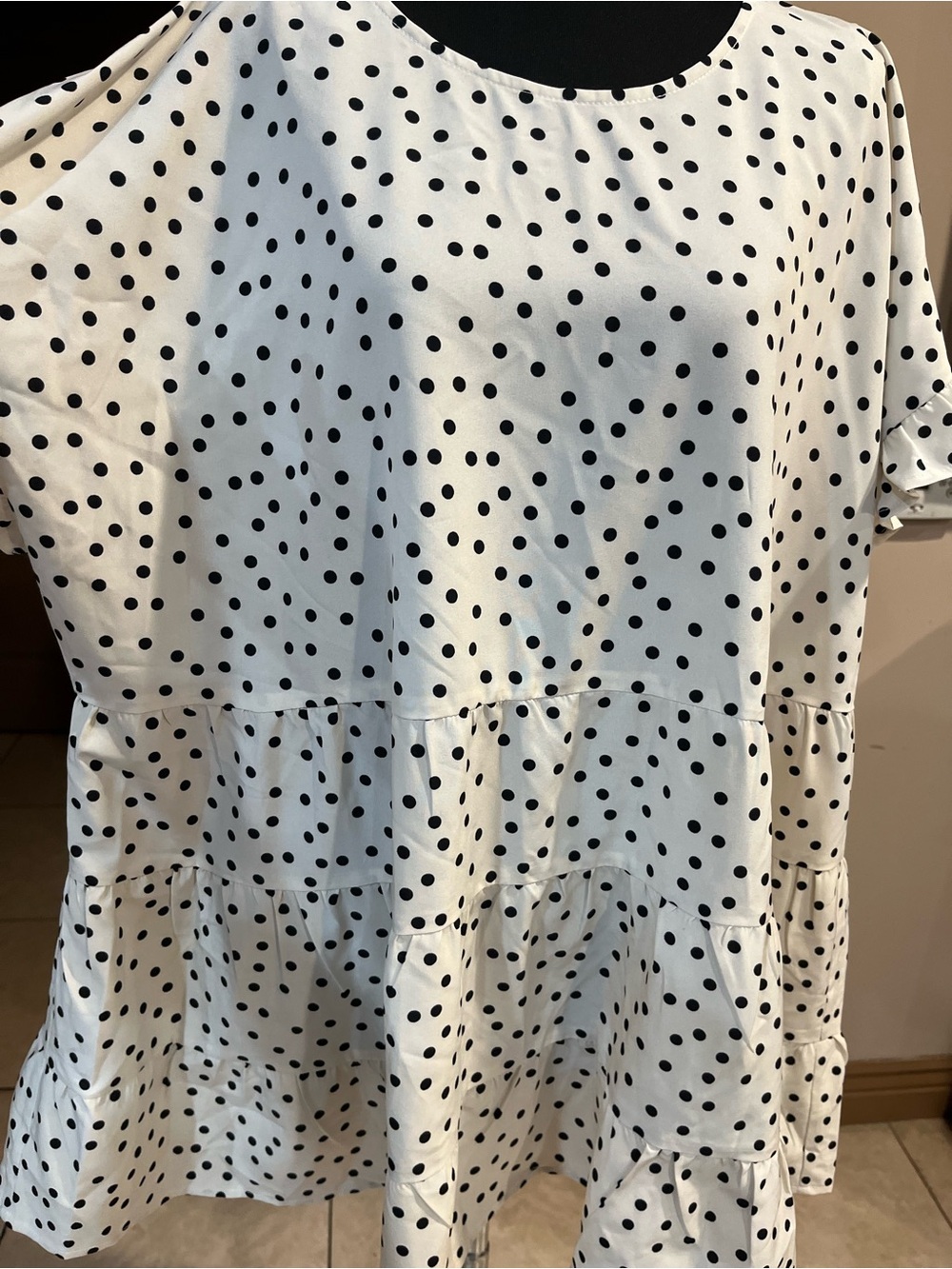 ANDREE BY UNIT Black Polka Dot blouse - Picture 2 of 6